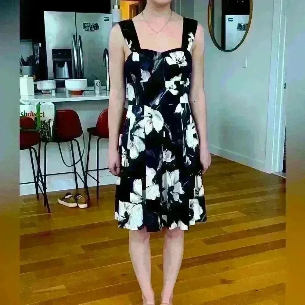 EUC White House Black Market Dress